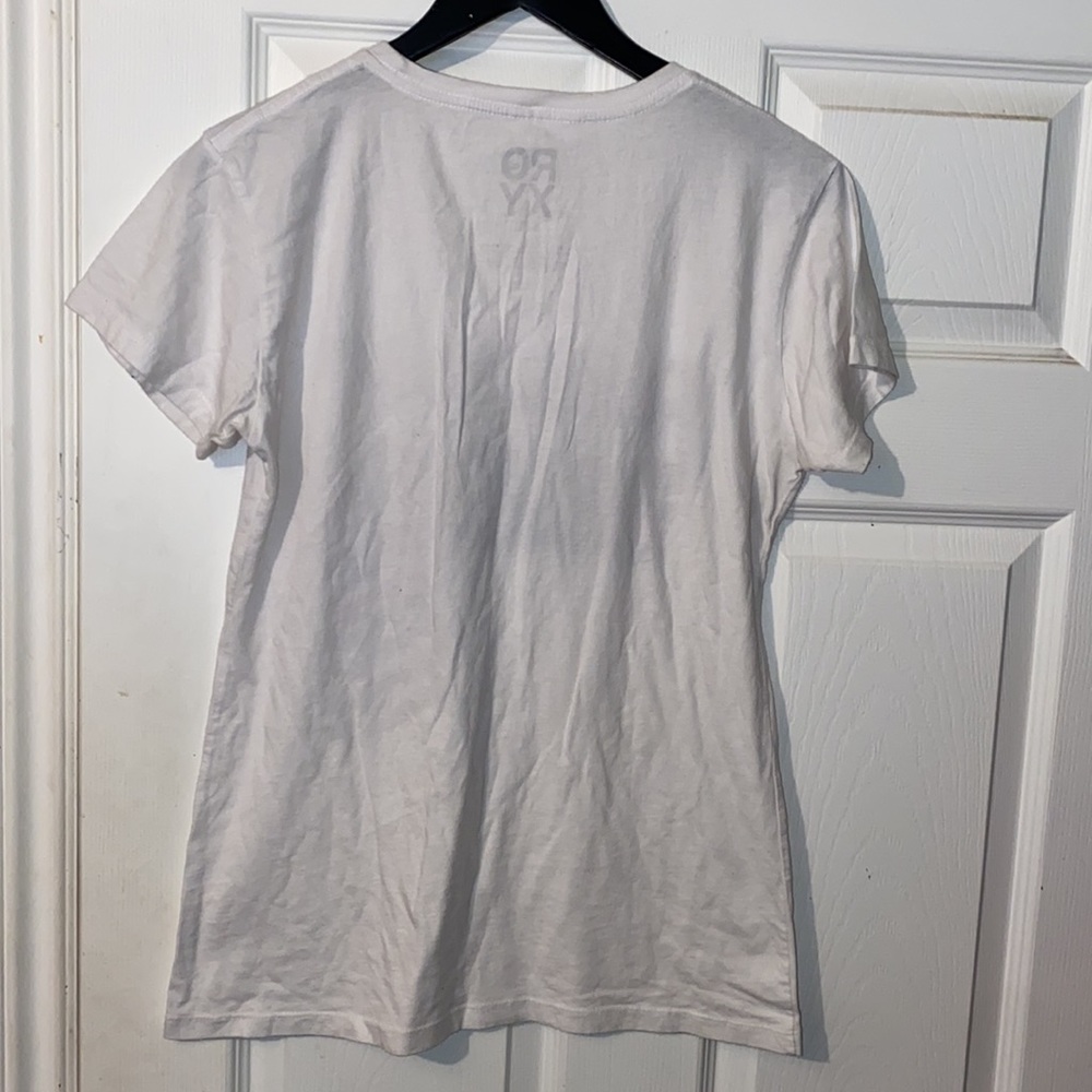 3/$30 Roxy Top - Picture 3 of 7